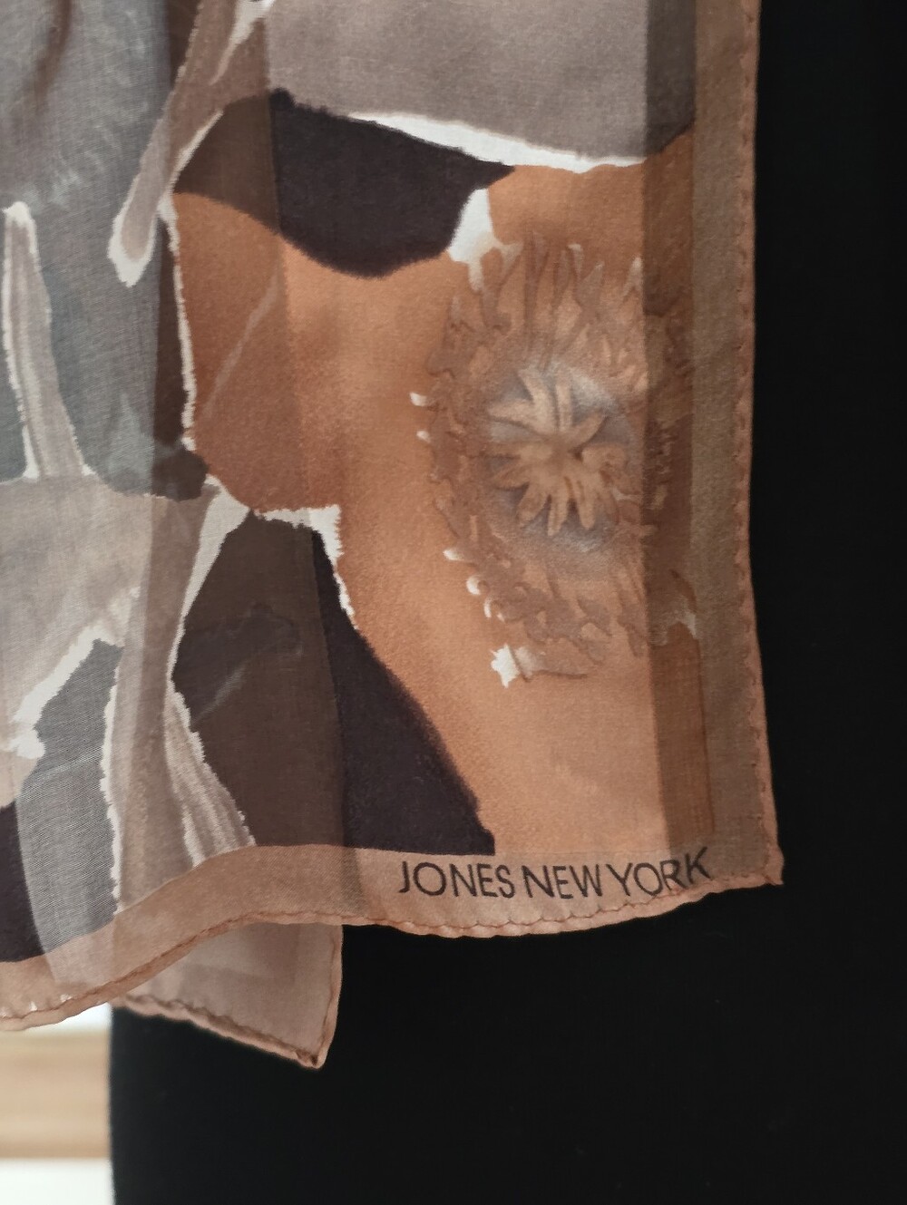 Vintage Jones New York 💯 Silk Scarf - Picture 2 of 10